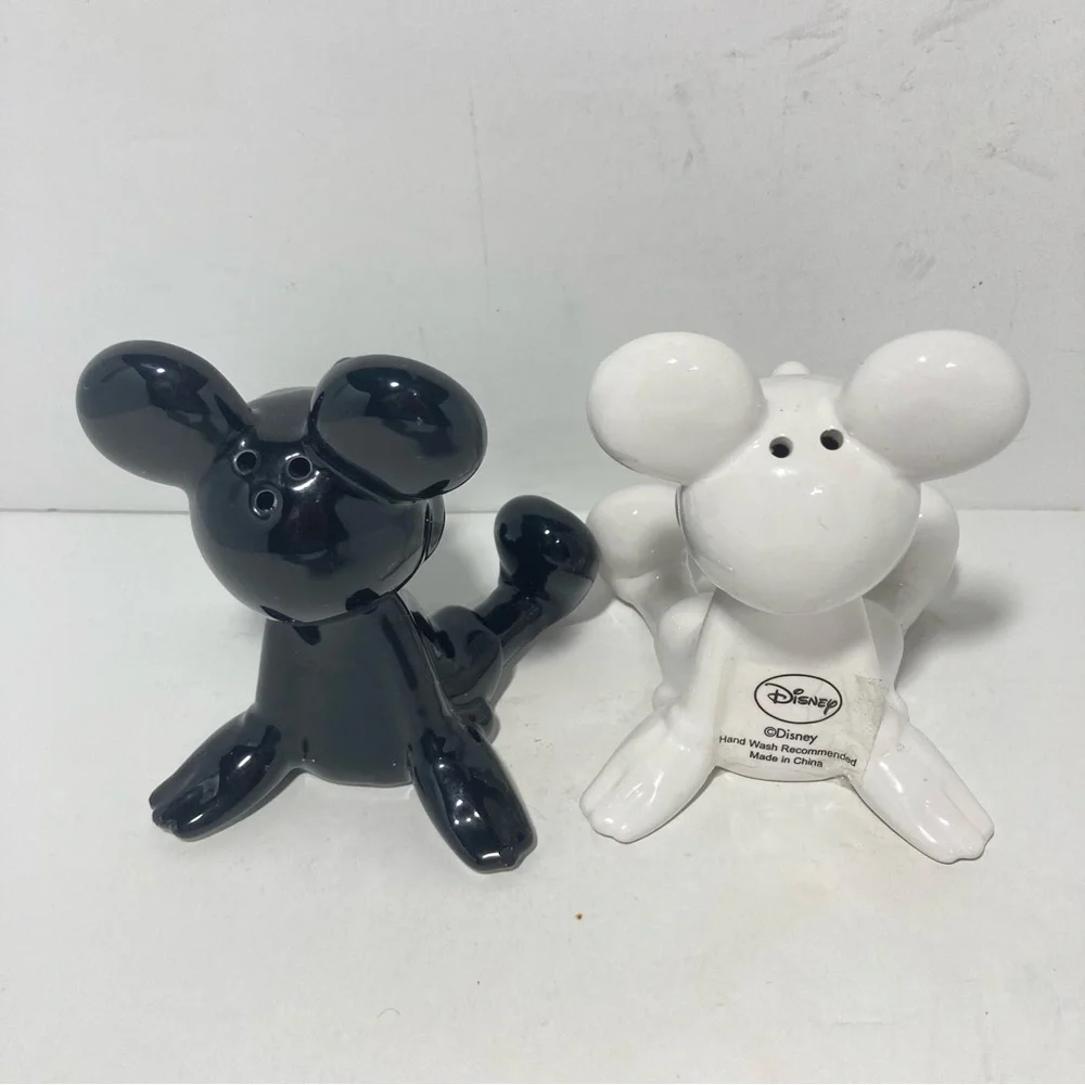 DISNEY Mickey Mouse Figurines Black White Salt and Pepper Shaker Set